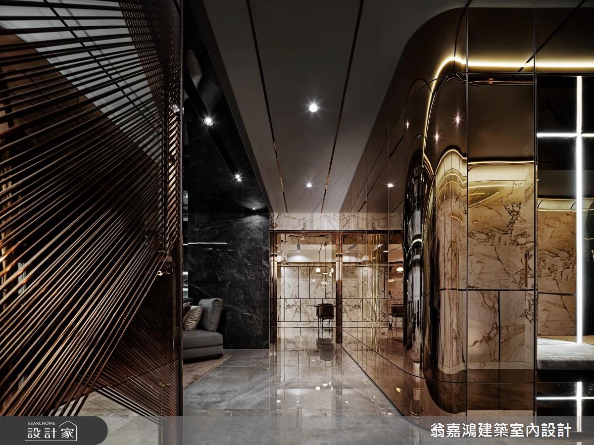 量身訂製的奢華豪宅開啟現代居家美學新篇章，多元材質演繹光影之美，構...