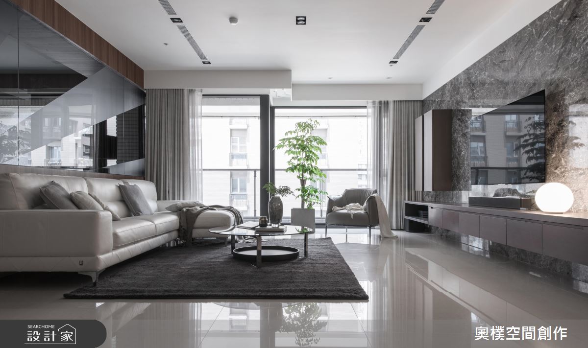 打開玻璃木盒！捕捉日光的小家庭現代宅