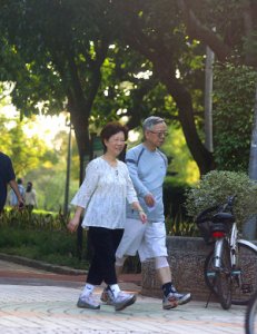 買不起三代同堂住屋的央行總裁變成打房代言人