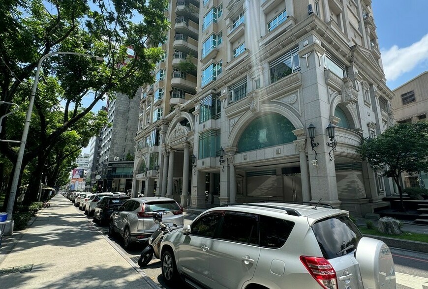 社畜世襲真相曝光！月薪12萬「新貧族」激增　專家揭：中產階級正在集體崩潰