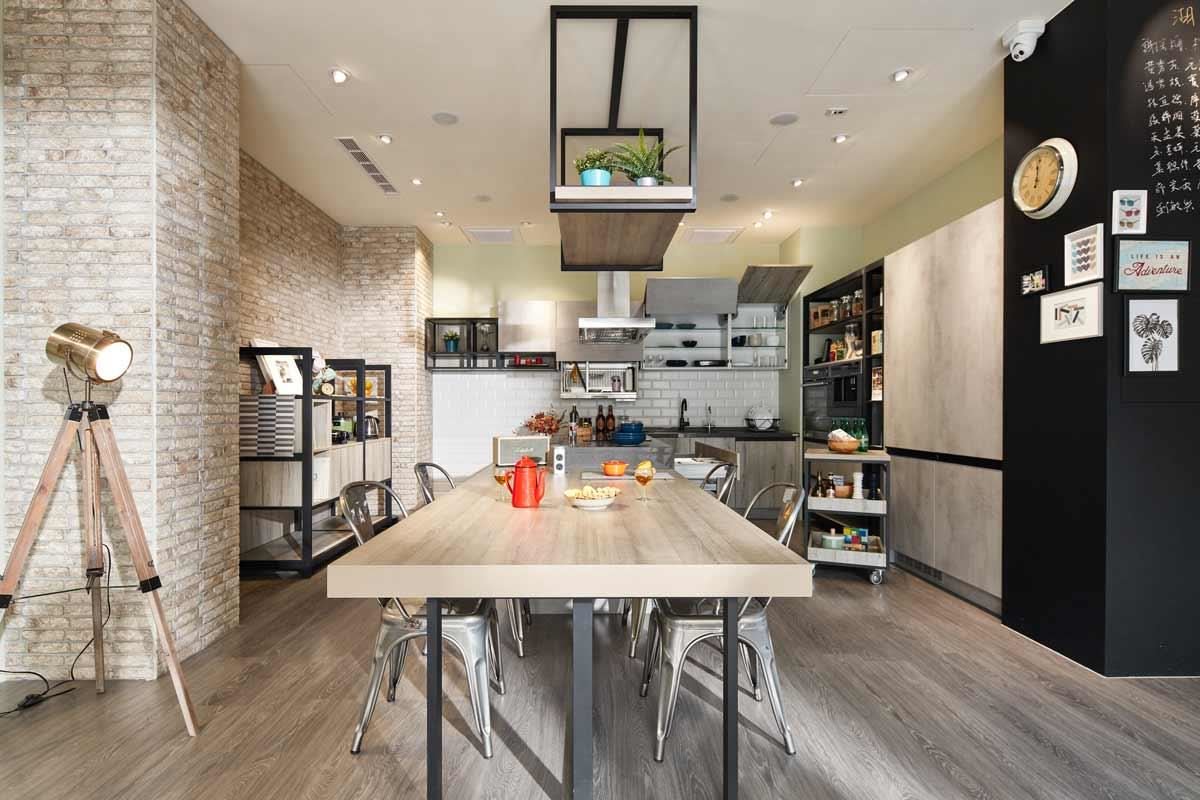 工業風 x 收納 x 智能科技 以人文溫度調味的 Loft 潮派廚房