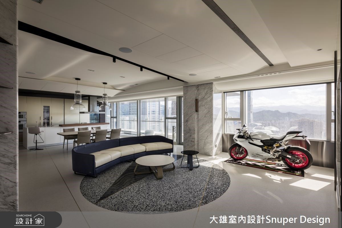 室內設計新高度！以遊艇意像柔化樑與柱，高度個性化的頂級豪宅