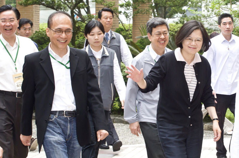 財訊民調》英全看好度逾六成兩岸與赦扁分歧大