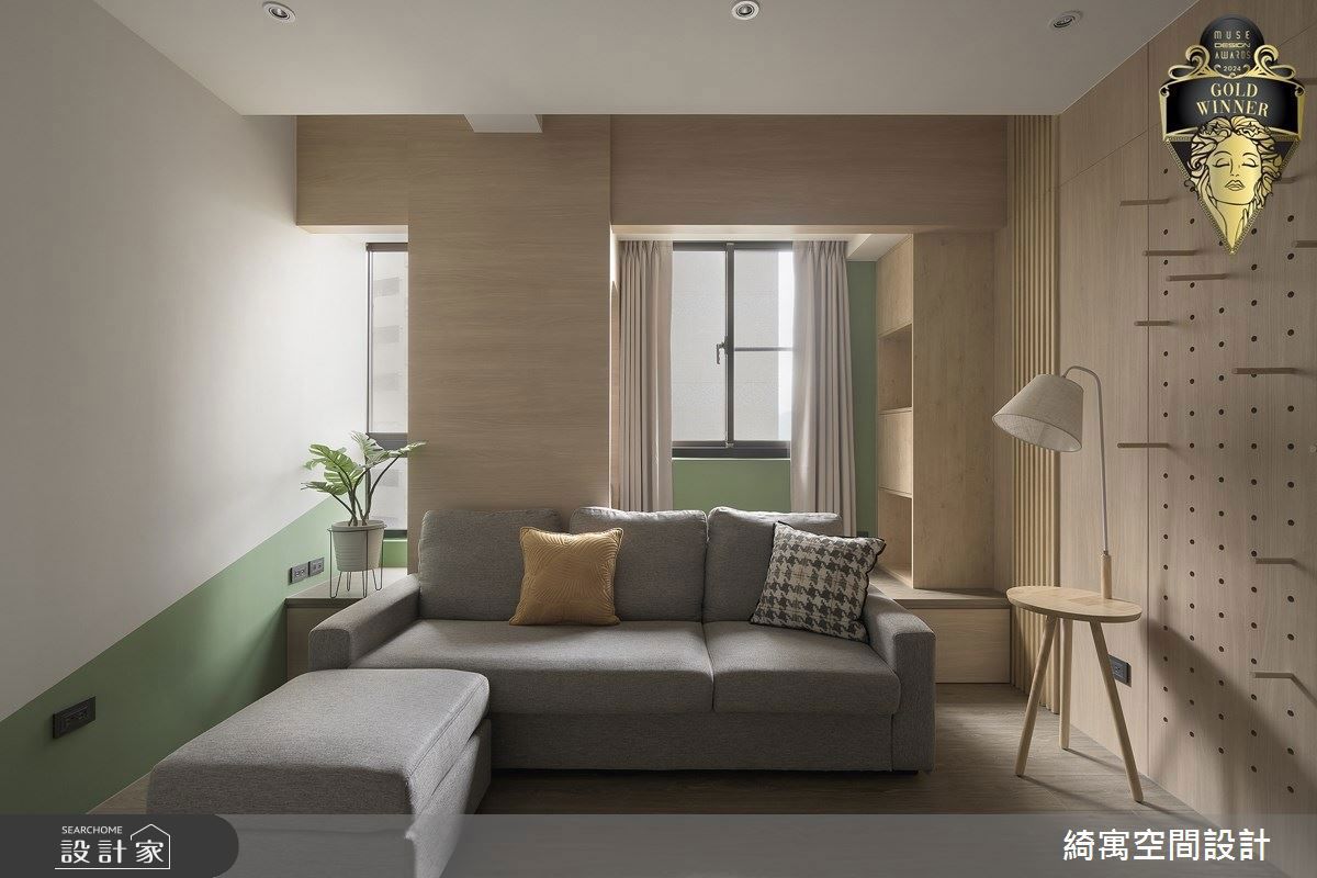 榮獲美國MUSE Design Awards金獎肯定！23.5 坪中古屋逆天改造！滑動電視...