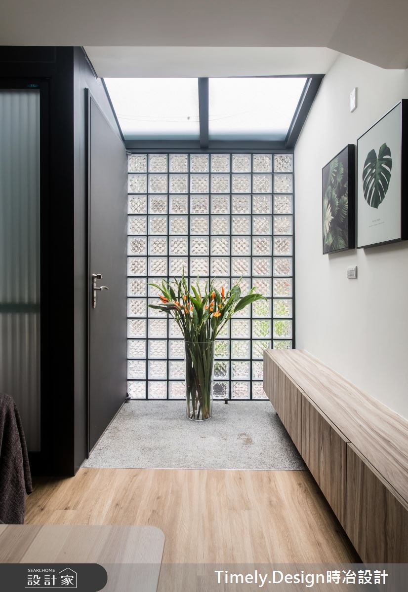 14 坪也能舒服泡澡！創造忙碌夫妻的老屋休閒感