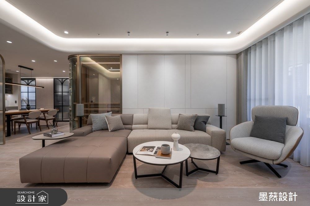 釀造都會區的獨特風土！40.2 坪現代宅三層隔溫玻璃訂製專屬酒窖，品飲細...