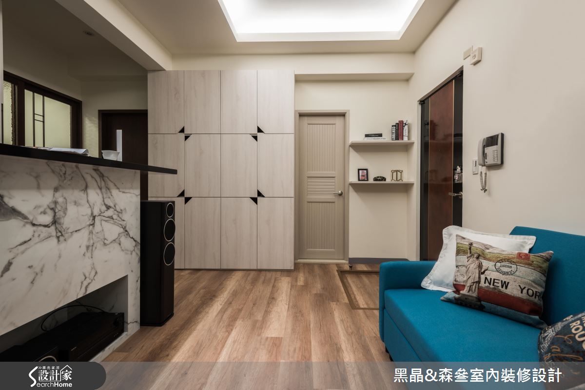 15坪的日常浪漫 新婚夫妻的小劇院居宅