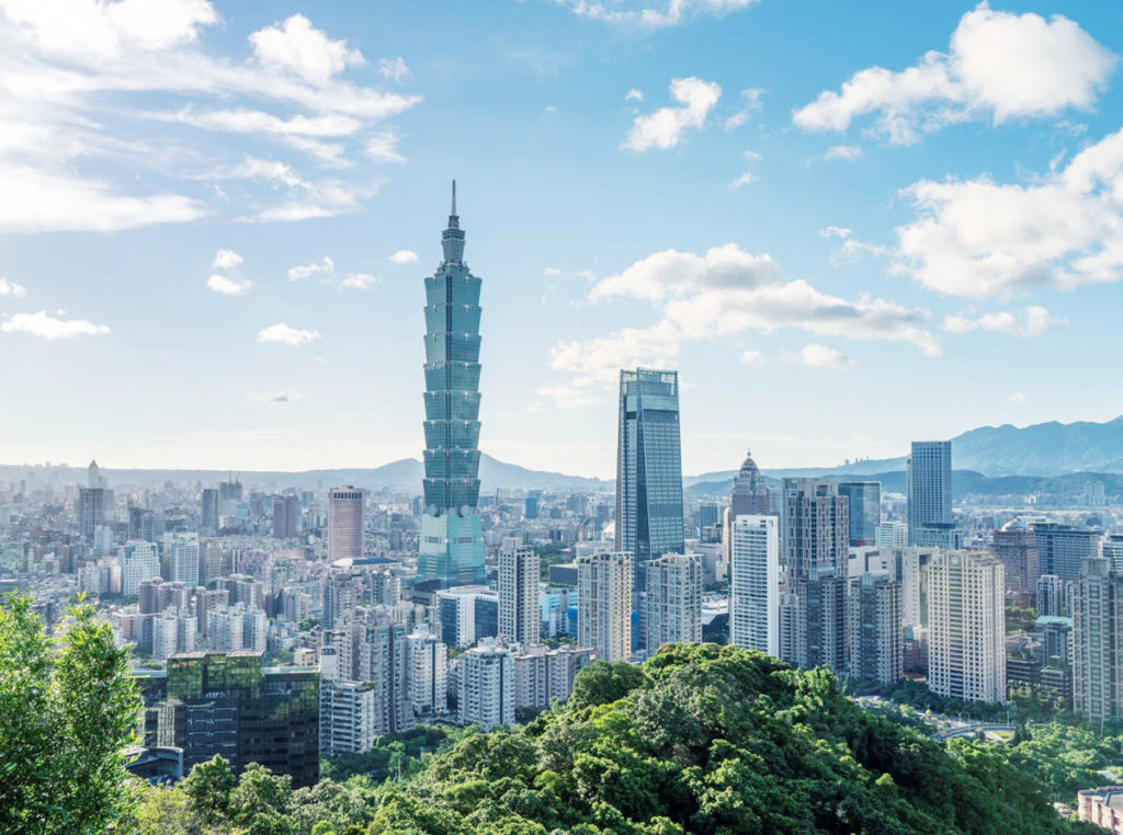 與台北 101 同步綻高峰，關新路站前 24 層新地標，恆久傳奇