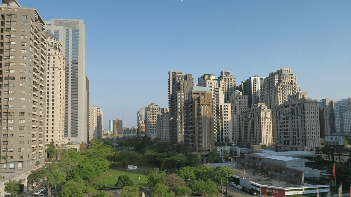 年輕人買房要選透天厝還是電梯大...