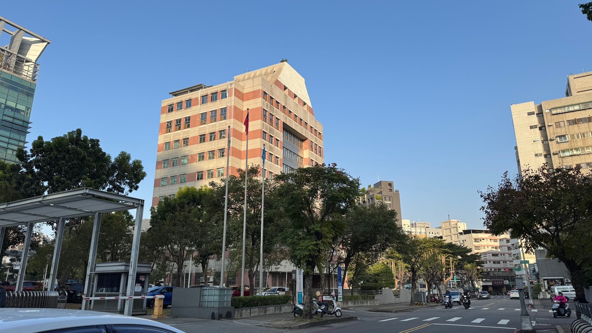 公股整併「說一套做一套」？財政部喊開放卻無時程 百億入主國票金後竟「...