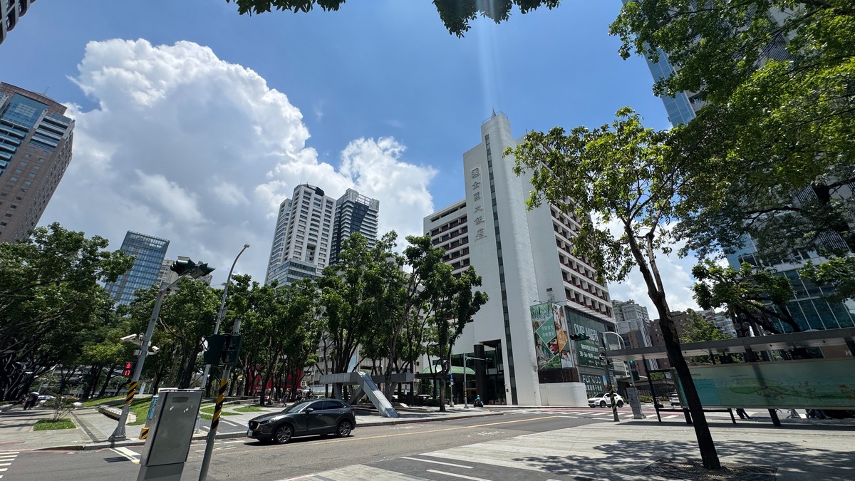 選前全民瘋股、房市急凍？專家示警：最怕選後政策利多退場，股房雙市場...