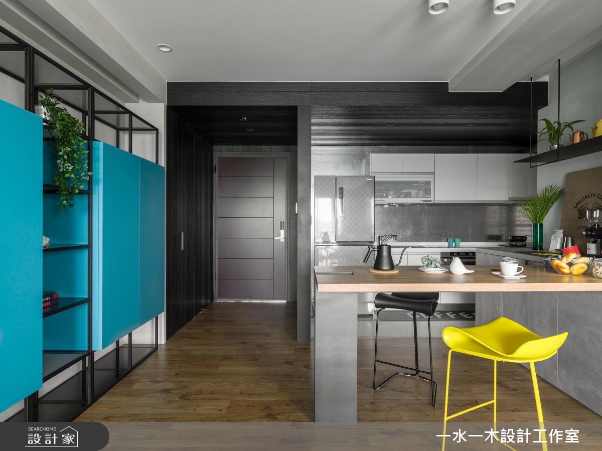 曬著陽光的藍色綺想！兩個人的 19 坪混搭風小窩 