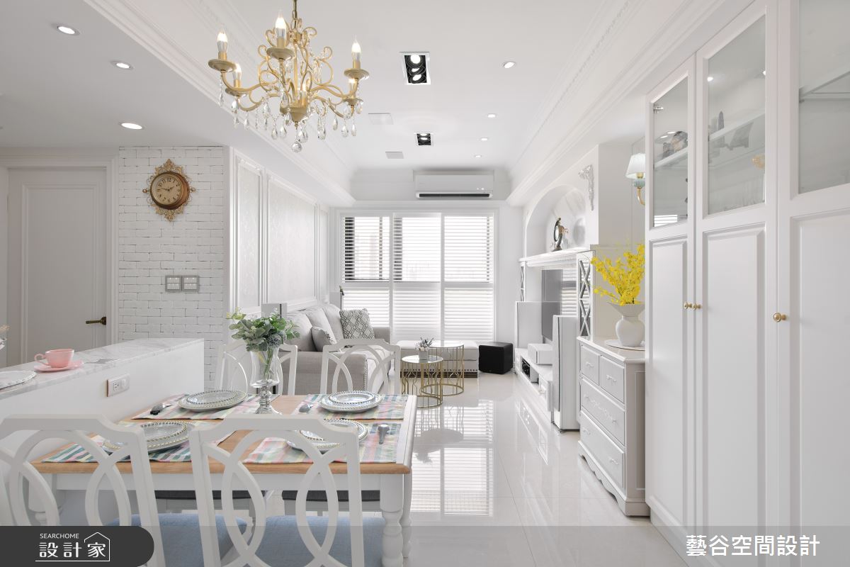 白色美式浪漫宅！掌握動線比例、中島融入插座滿足辦公使用，打造全家人...