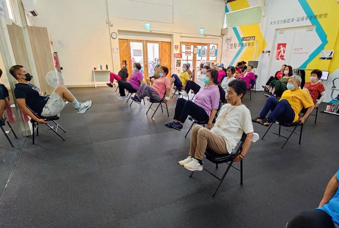 三界埔老菸廠變身銀髮健身房！長輩規律運動　肌力、平衡力進步8成