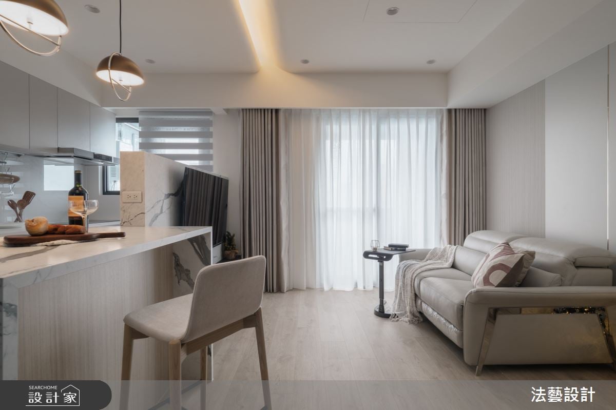 不可能這麼美吧！25坪老屋格局改造後與光漫舞，淨、透、暖讓人不想離開