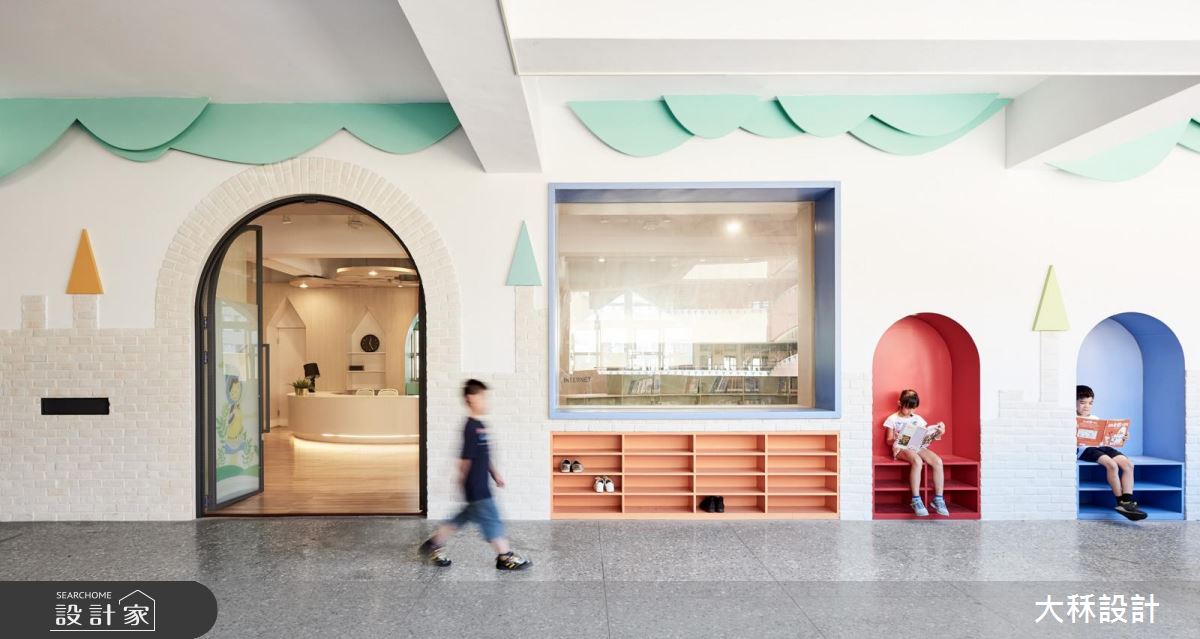 圖書館老屋這樣改造！變身城堡與大樹的異想世界 