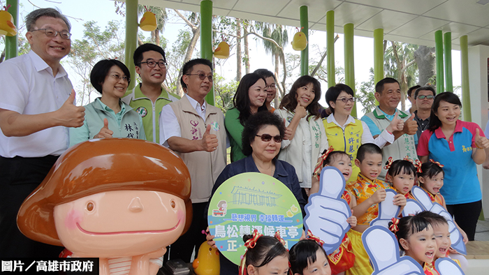 全台首座藝術公車站　鳥松候車亭啟用