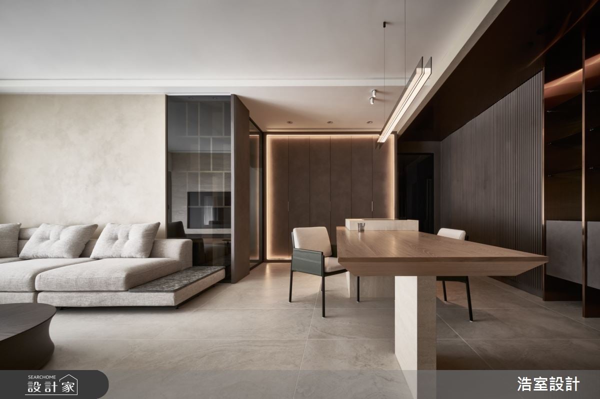 30坪現代風兼具美學與機能，如藝術品般的中島與餐桌結合讓家充滿設計感