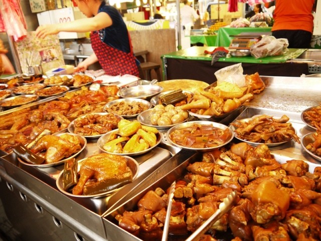 汐止黃昏市場油亮不油膩豬腳