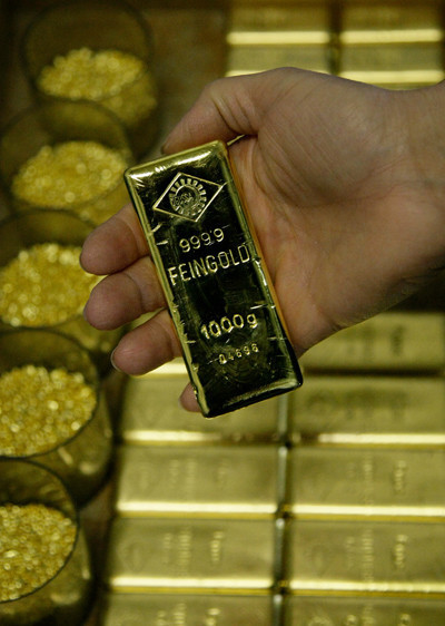 央行寬鬆政策難救經濟　資金湧向保守市場 黃金漲勢再起 今年不一樣？