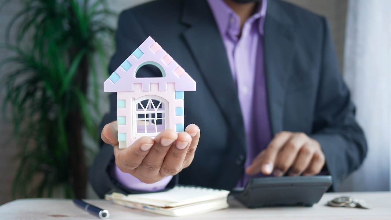 「2房是稀有秒殺款」屋主堅持不降價 內行人笑了：不想賠錢賣