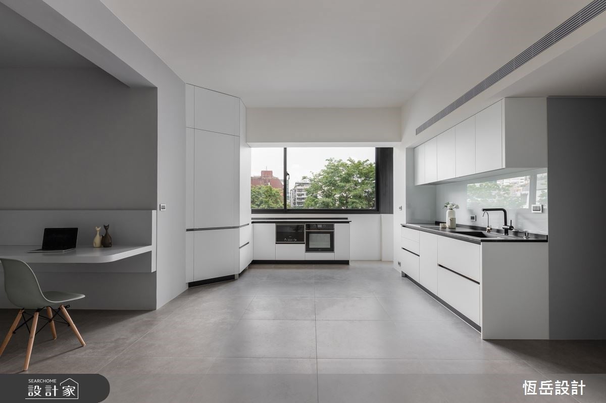 看見瑞典屋主的極簡生活態度！25坪老屋化身一塵不染的雪白親子宅