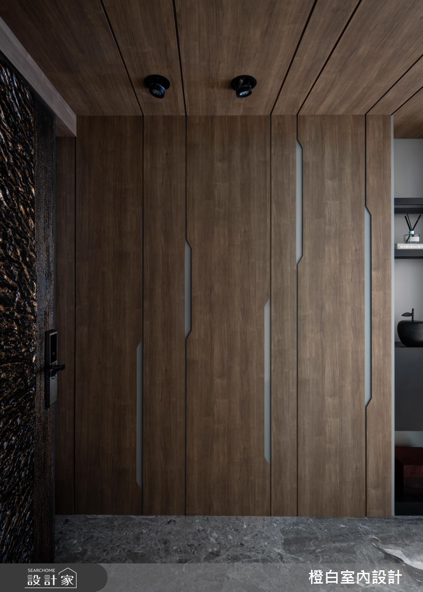 微日式現代風居家！餐廳這樣設計，身兼書桌與小酒吧