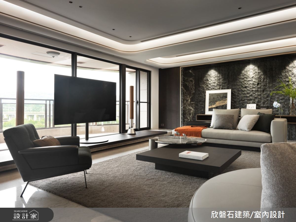 隱身山林的絕美秘境！石材與自然紋理書寫自然意象，純粹材質賦予宅邸沉...