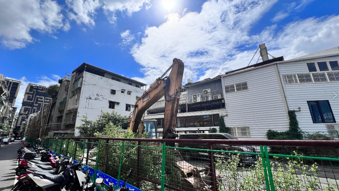 鄉林吉林路都更案開拆 老地主拍照留念：盼子孫享福