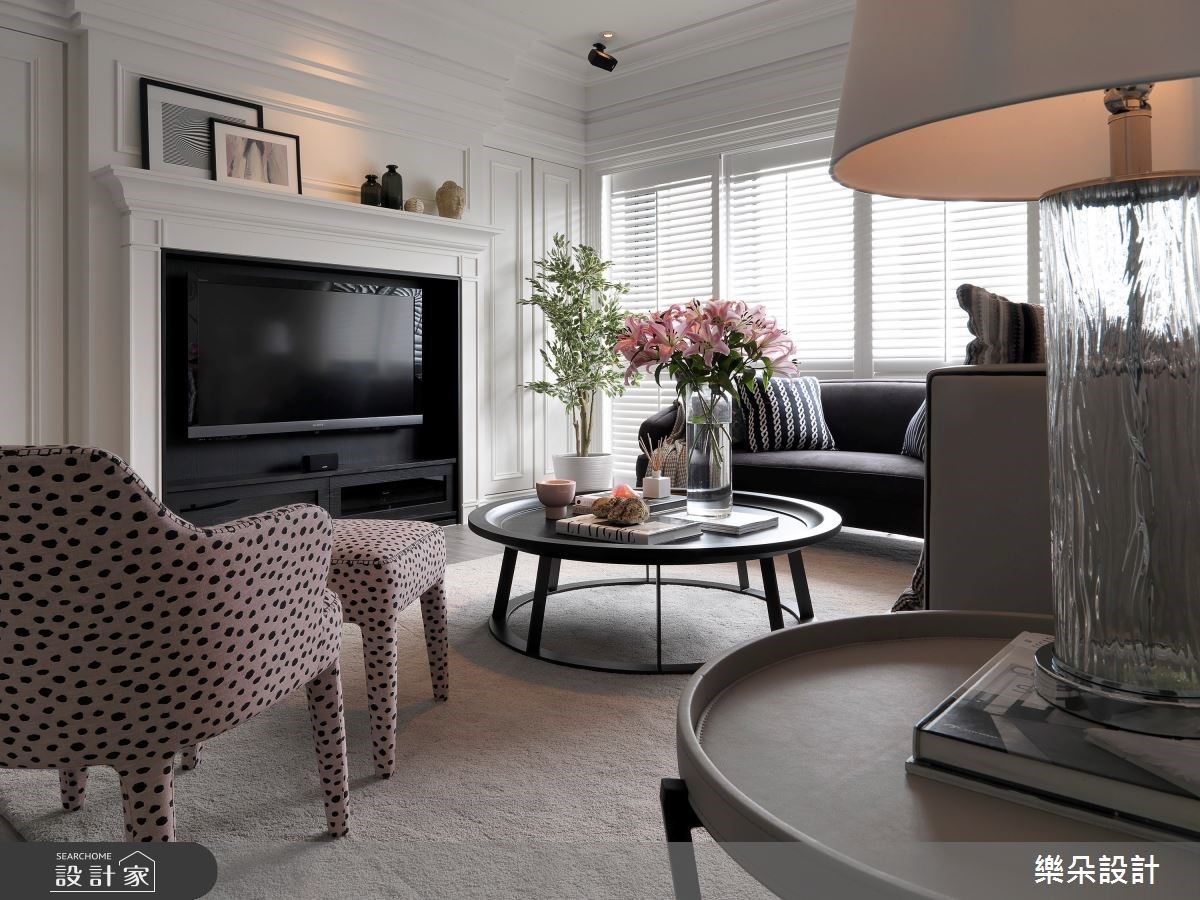 榮獲美國MUSE Design Awards鉑金獎！50坪新古典豪宅，一展清新純白與高...