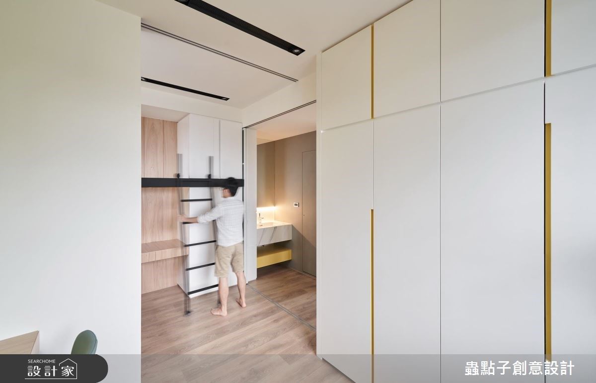 一面可動的牆榨乾畸零地，小坪數逆天擁有餐廚、溜滑梯、浴缸、書房收納！