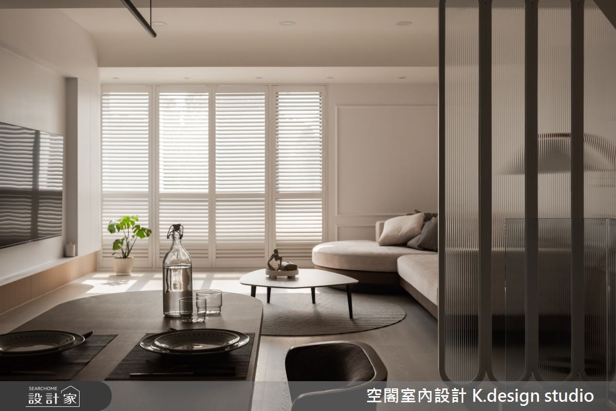 60 坪複層老屋煥顏！侘寂感混搭美式，定調攝影棚、工作室與生活環境的完...