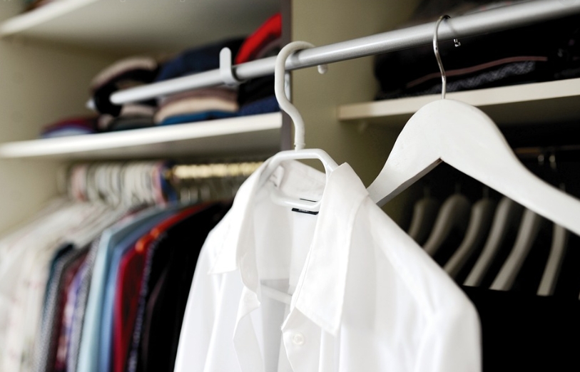 房客怨「洗脫烘出來都皺的」油漬洗不掉 他傻眼：房東不是保姆