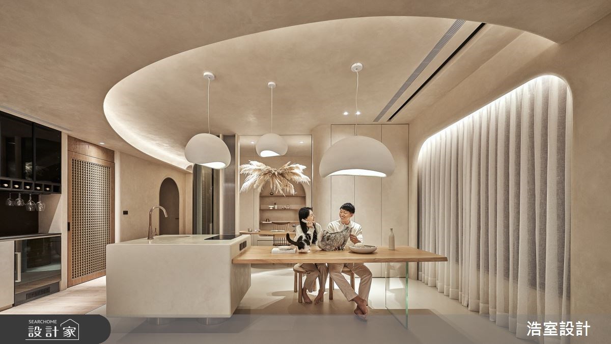 仿岩塗裝不怕貓咪亂抓！35 坪侘寂宅特殊塗裝創造穴居感，三房改為 1+1 ...