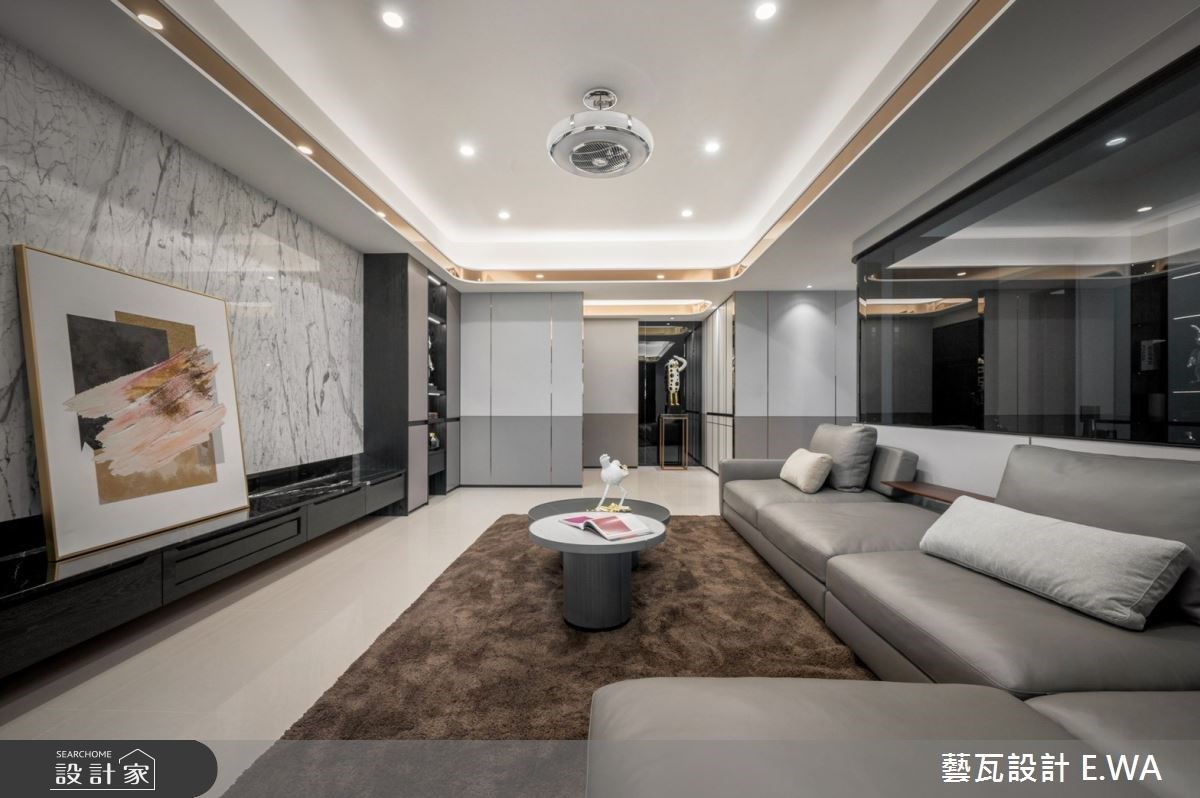 瀰漫微奢氣息的大器玄關！冷色調、質感金勾勒93坪現代風豪宅