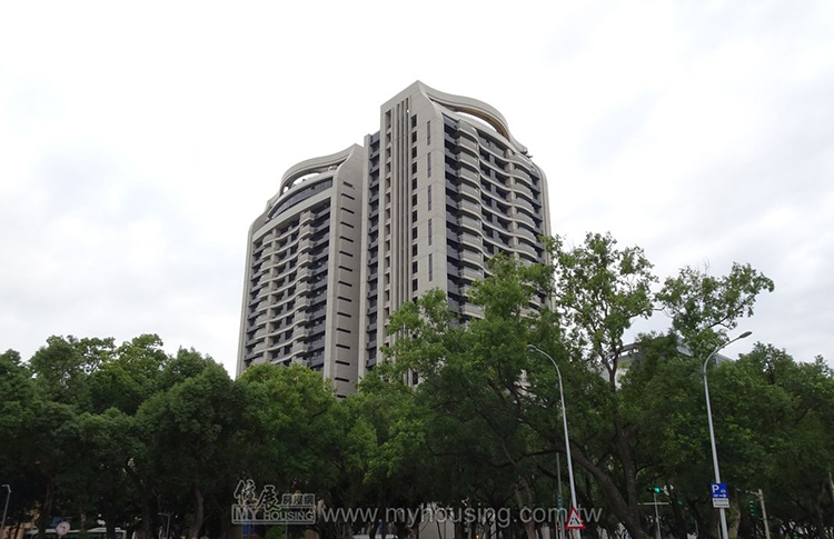 「華固名鑄」實價再揭露 台塑王家購4戶