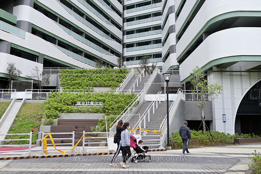 黃珊珊推未來宅 藍綠陣營質疑