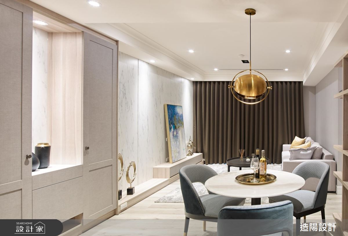 大篇幅留白 X 幾何金色家飾，藏有一絲奢華的現代新婚宅