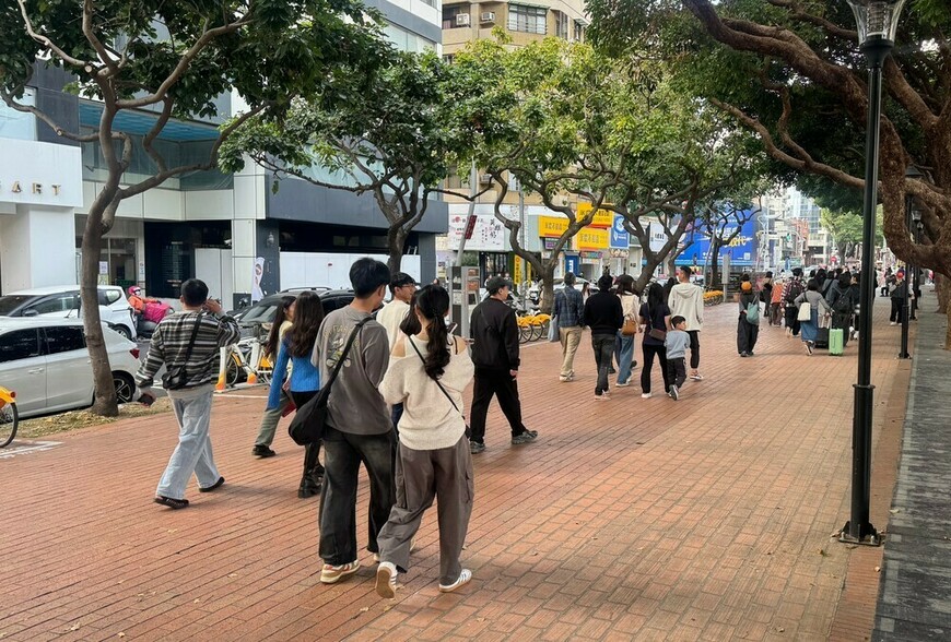 弟弟買房頭期款差100萬求援！該不該借？網友勸世金句：「借一個不還也不...