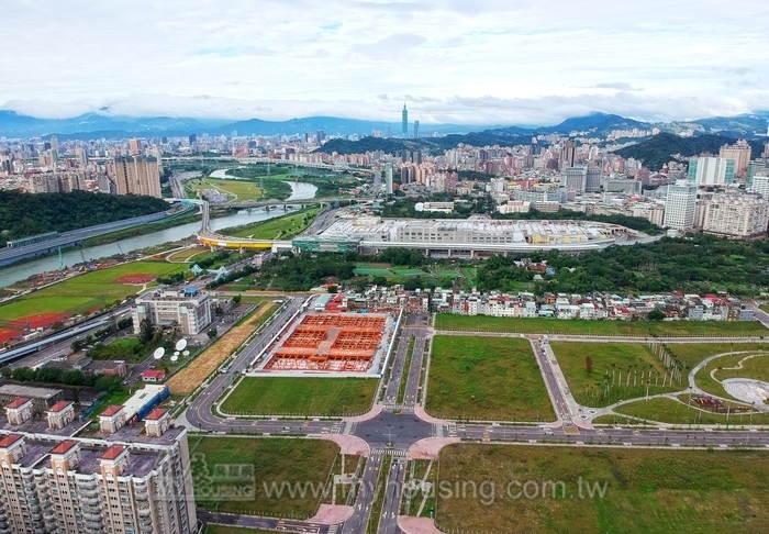 長江後浪推前浪　三大新重劃區拚戰2018