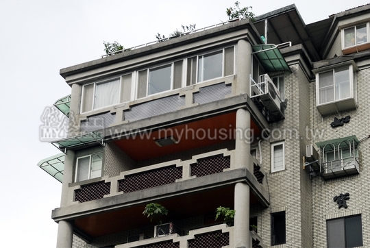 陽台加蓋違建　當心房屋稅加重