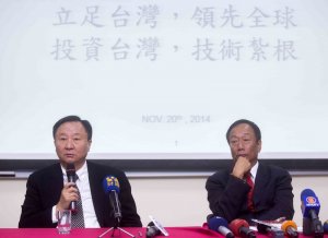 郭台銘與段行建形同陌路?群創與鴻海的恩怨瓜葛...