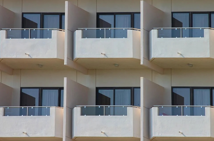 朋友擺爛等繼承 他為買房「加班到半夜」哭了：太不公平