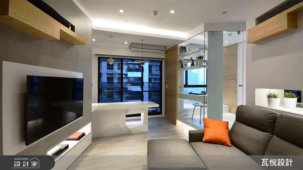 20 坪不到卻有超長中島吧檯！「斜」出小宅的玻璃書房、家電儲藏室