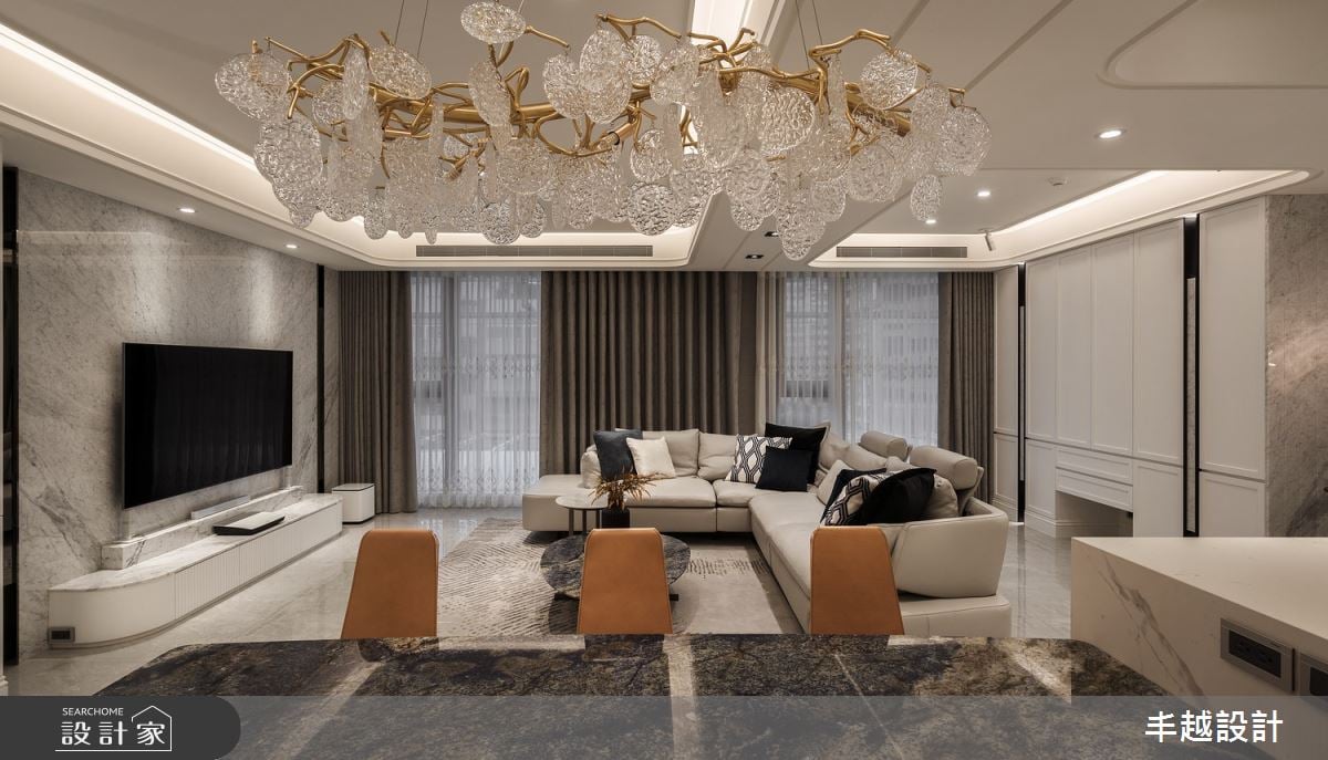 揭秘新古典風的精緻氛圍！開闊廳區打造退休生活的慢步調