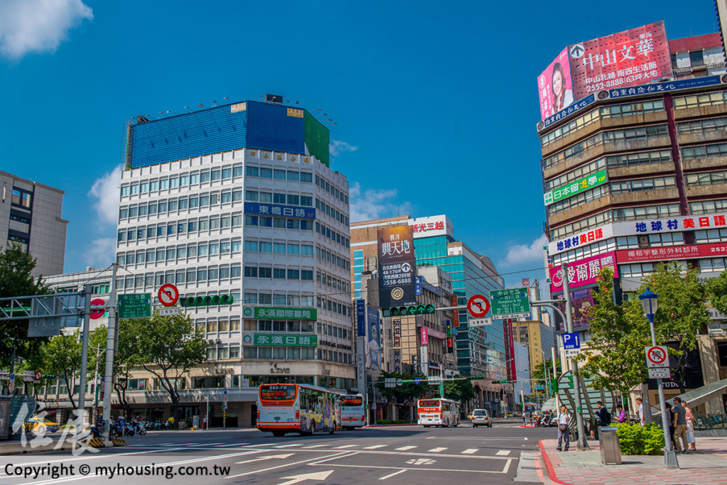 內需復甦+國際旅客回流 精品業單坪萬元搶進「這商圈」