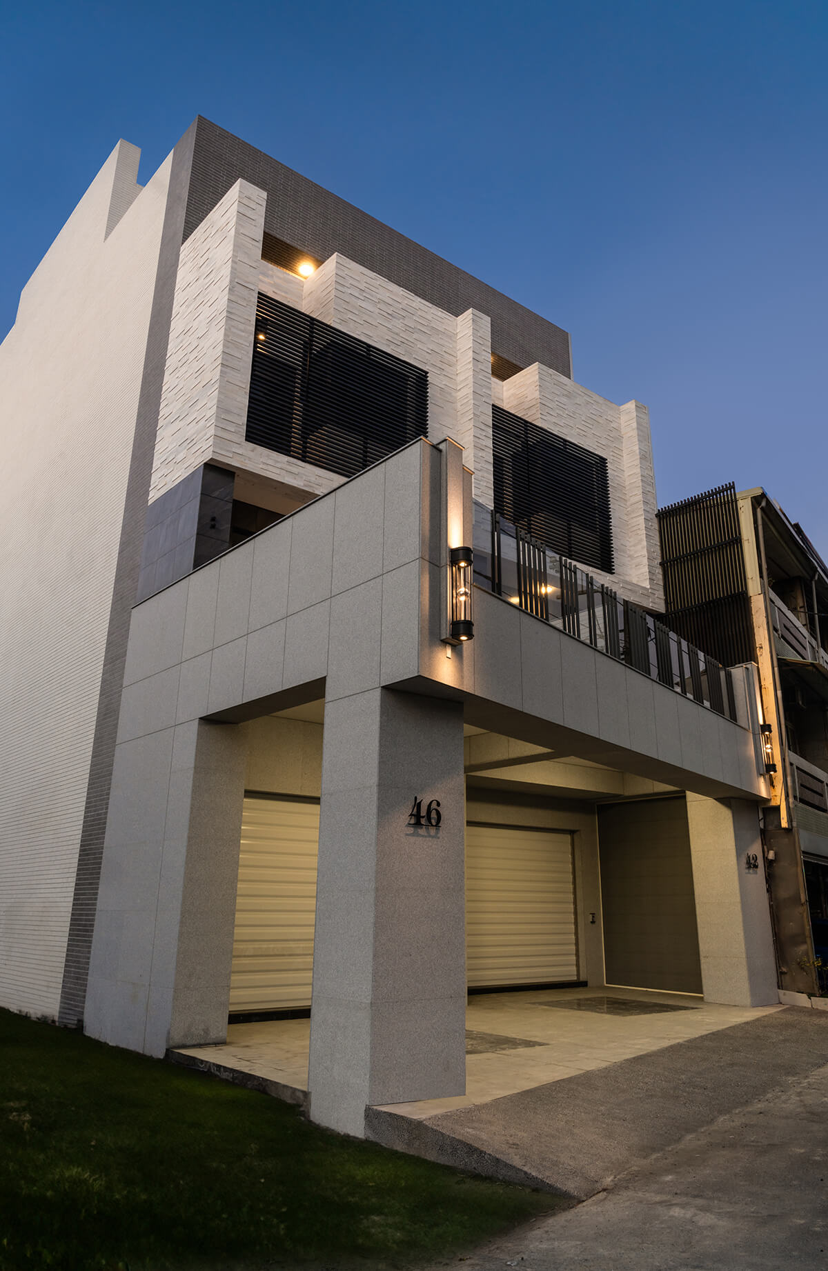 大鑫鑽-台南佳里區成屋透天別墅，精選兩戶，完美落成！