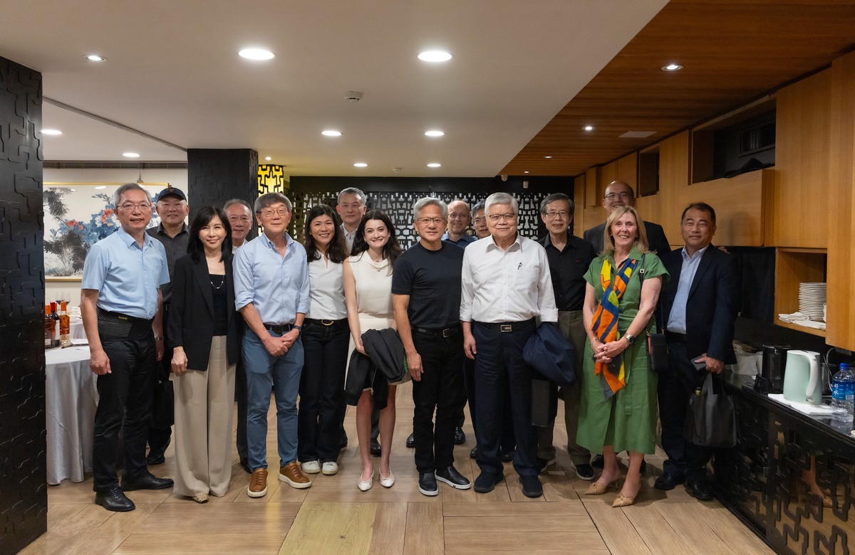黃仁勳喊台灣是AI革命核心！輝達加碼在台布局帶旺供應鏈