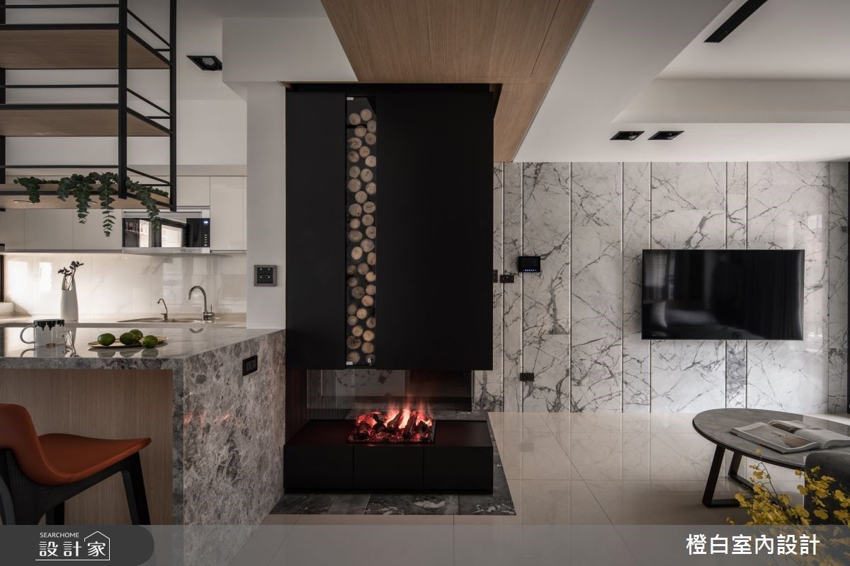 大人與小孩都愛的個性中古屋！塗鴉白板牆展現灰黑空間裡的混搭趣味