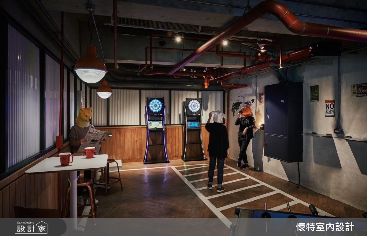 荒廢停車場大改造！背包客們推爆的 Loft 風旅店交誼廳 